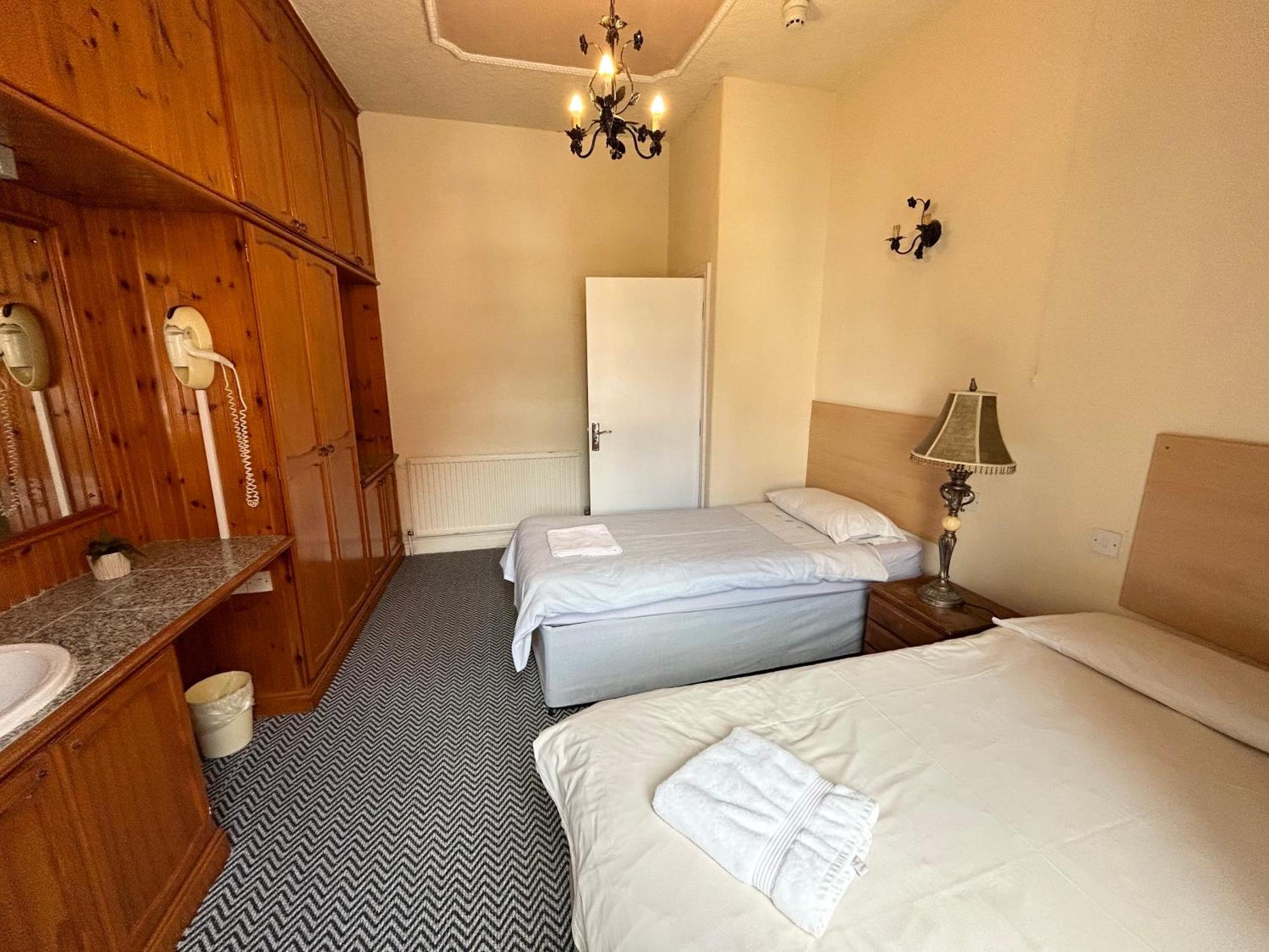 The Egerton Arms Hotel Salford Салфорд Екстериор снимка
